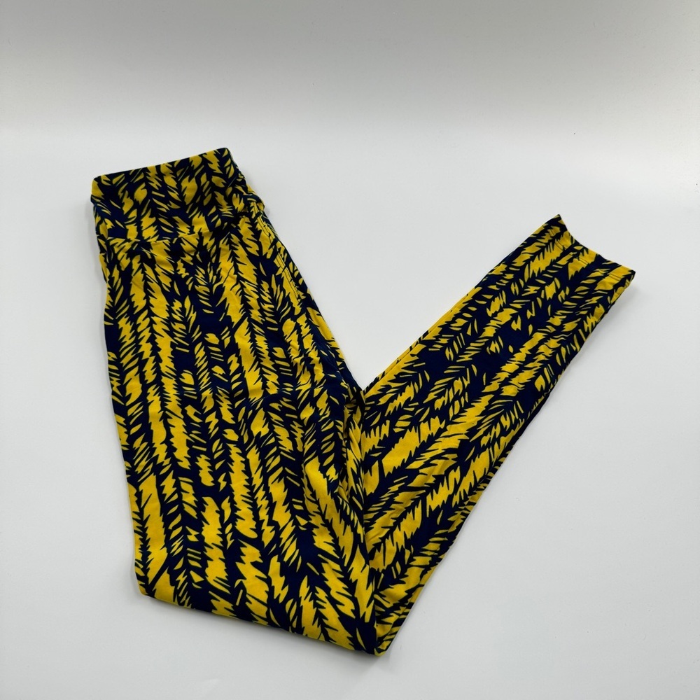 LuLaRoe One Size (OS) Leggings – Buttery Soft Stretchy Printed Leggings